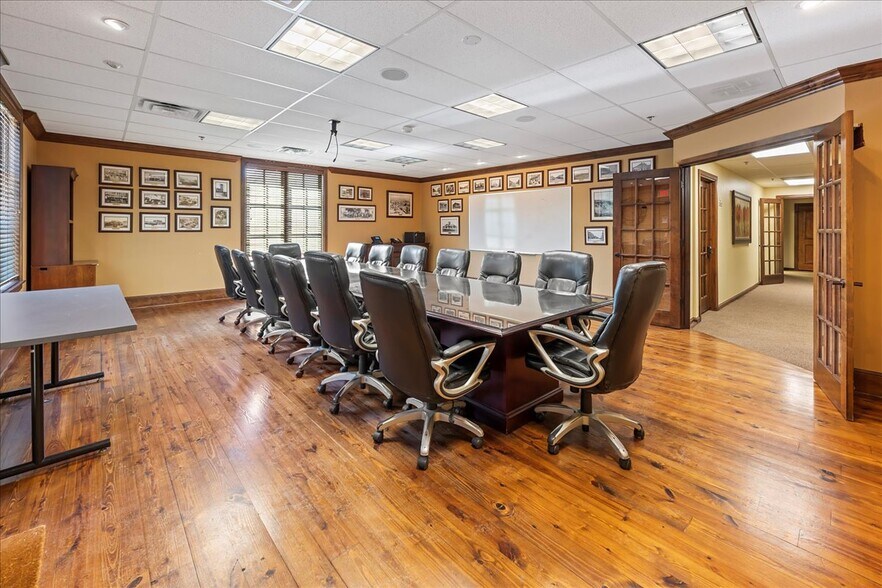 More Photos Of 16201 N May Ave, Edmond Office For Sale