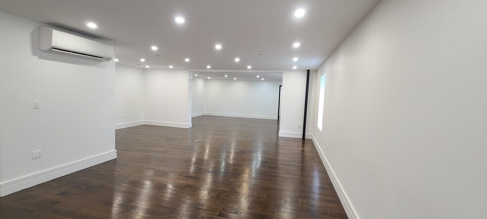 More Photos Of 94-01-94-03 101st Ave, Ozone Park Apartments For Lease