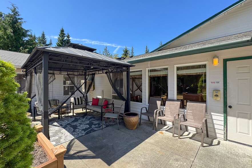 More Photos Of 202 Birdsong Ln, Port Angeles Healthcare For Sale