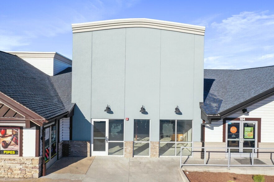 Primary Photo Of 925 Foxcroft Ave, Martinsburg Restaurant For Lease