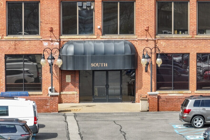 More Photos Of 1501 Reedsdale St, Pittsburgh Loft Creative Space For Lease