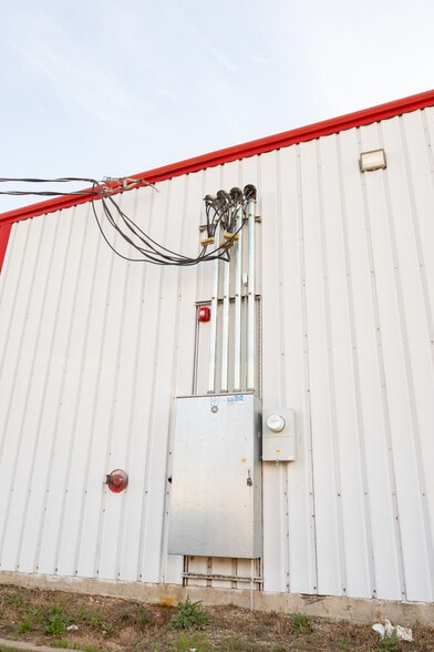 More Photos Of 901 SW 4th Ave, Amarillo Warehouse For Lease