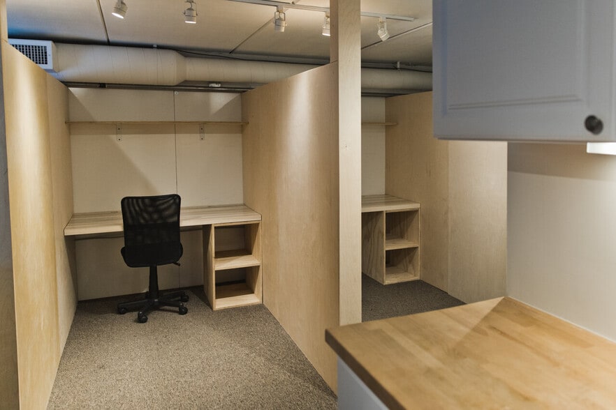 More Photos Of 203 Cooper Ave N, Saint Cloud Flex For Lease