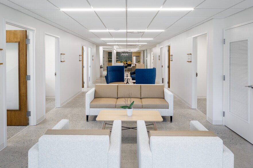 More Photos Of 832 Wade Hampton, Greenville Office For Lease