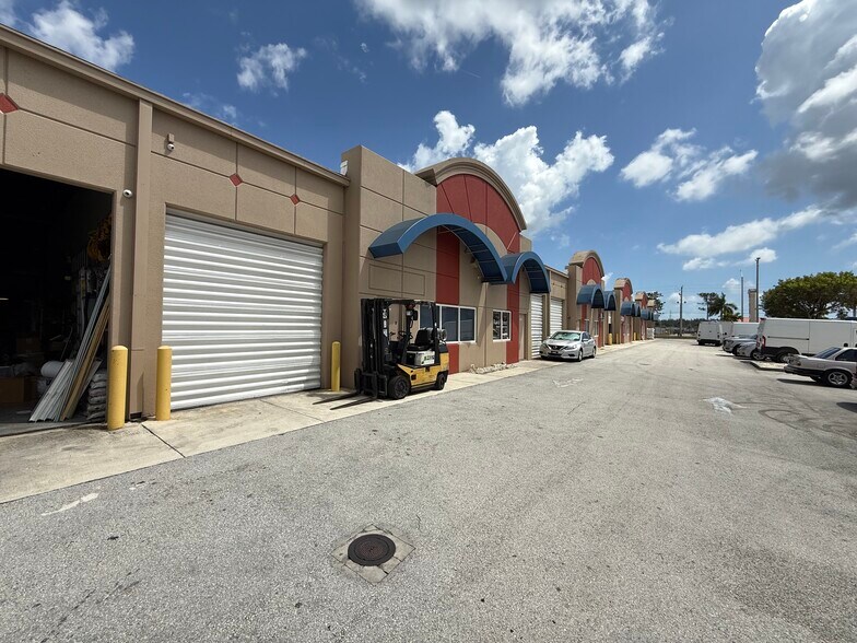 More Photos Of 16300 SW 137th Ave, Miami Warehouse For Sale
