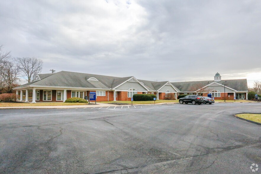 Primary Photo Of 608 Reading Rd, Mason Medical For Lease