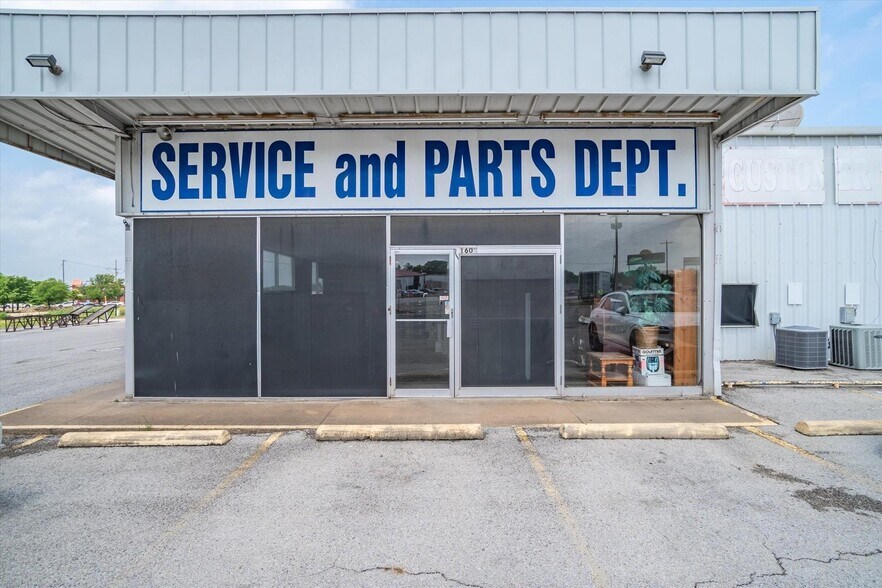 More Photos Of 1608 W Moore Ave, Terrell Auto Dealership For Sale