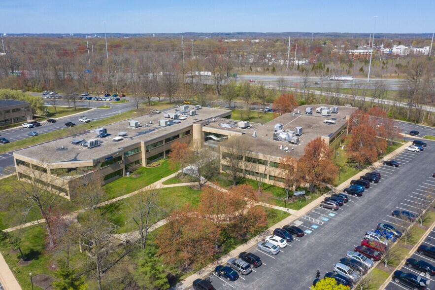 More Photos Of 252 Chapman Rd, Newark Office For Lease