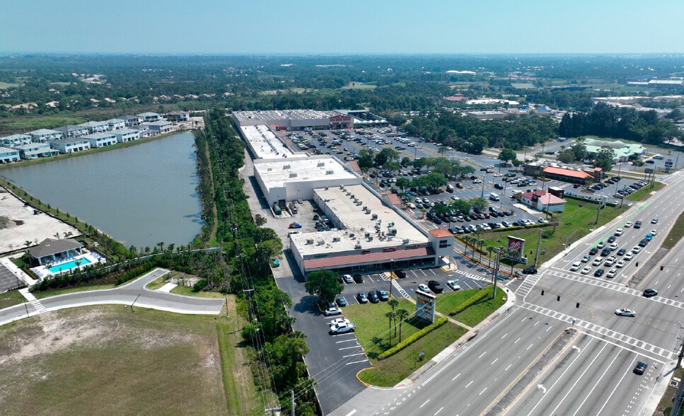More Photos Of 3471-3631 NW Federal Hwy, Jensen Beach Storefront For Lease