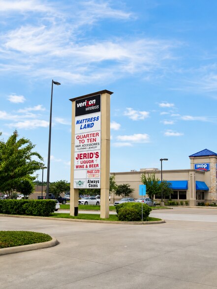 More Photos Of 6402 Gulf Fwy, La Marque Unknown For Lease