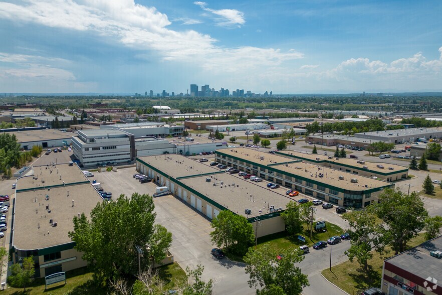 More Photos Of 1431 40th Ave NE, Calgary Light Distribution For Sale