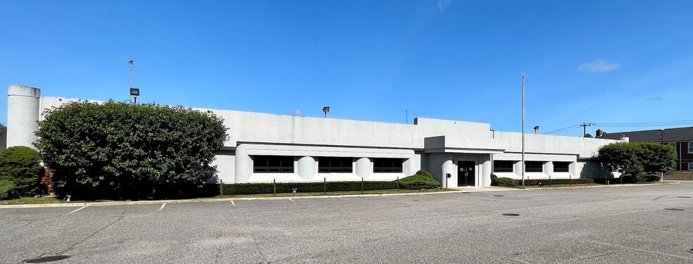 Primary Photo Of 1560 Fifth Ave, Bay Shore Warehouse For Sale