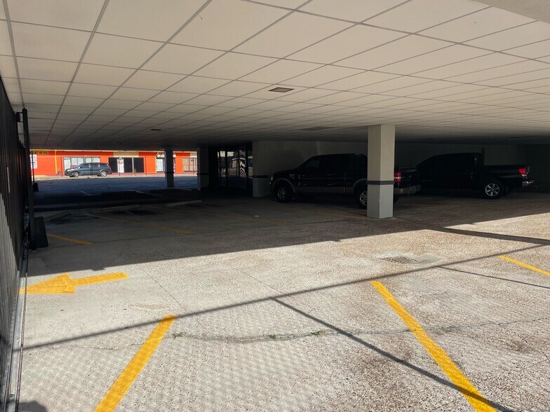 More Photos Of 10122 Long Point Rd, Houston Medical For Lease