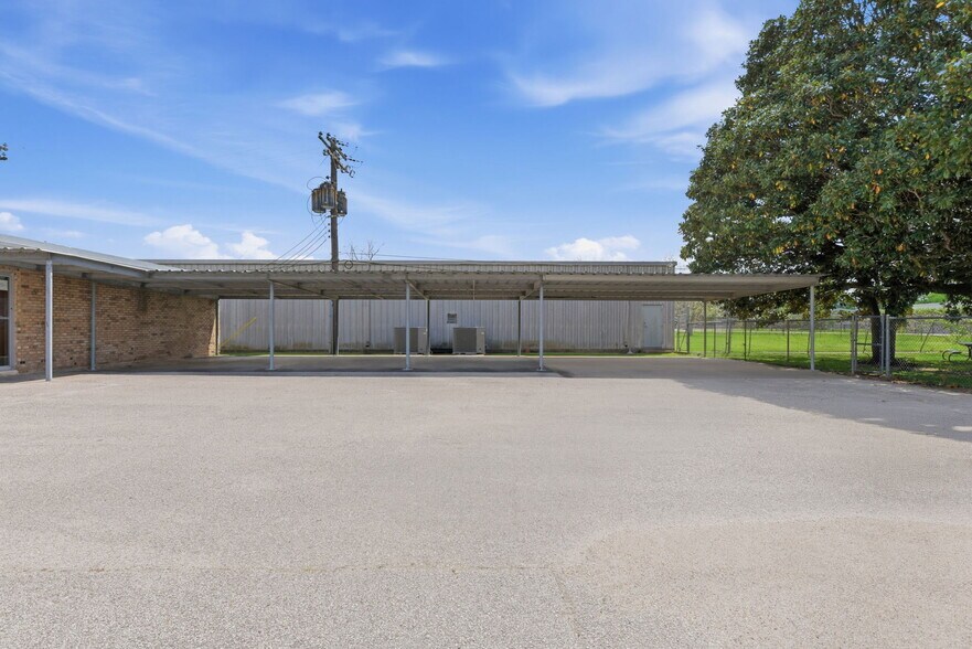 More Photos Of 13026 Rosecrest Dr, Houston Office For Lease