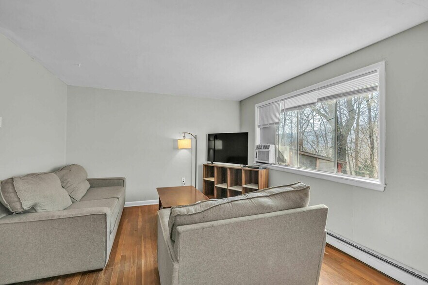 More Photos Of 123-127 Upper Airbase Ln, Briceville Apartments For Sale