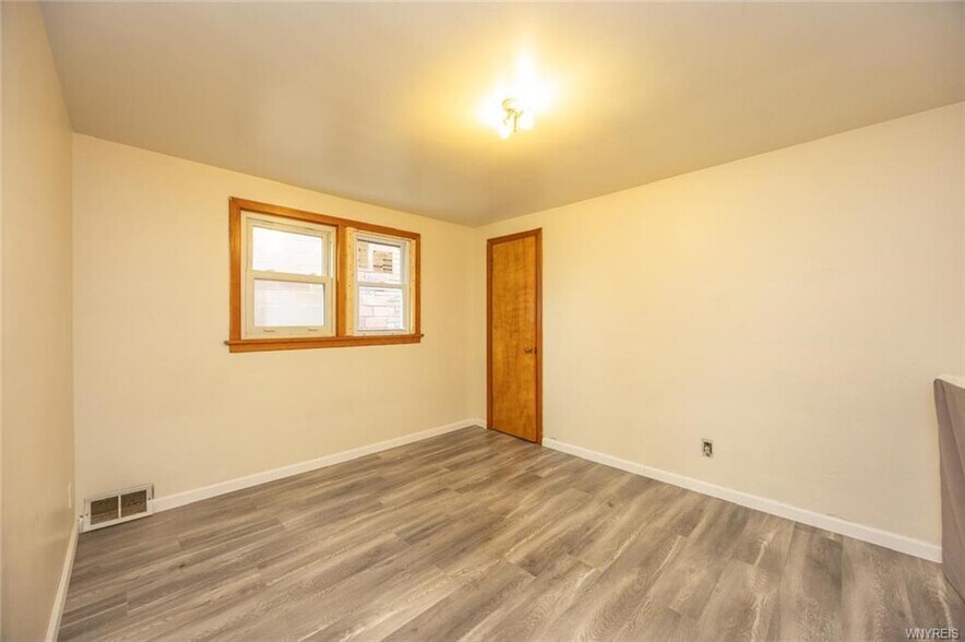 More Photos Of 1729 Ferry Ave, Niagara Falls Apartments For Sale