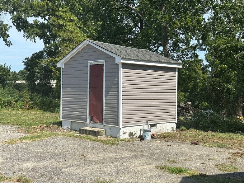 More Photos Of 203 Harpersville Rd, Newport News Office Residential For Lease