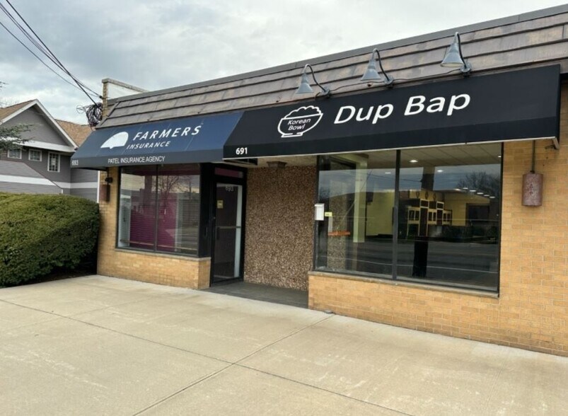 Primary Photo Of 691 Bloomfield Ave, West Caldwell Storefront For Lease