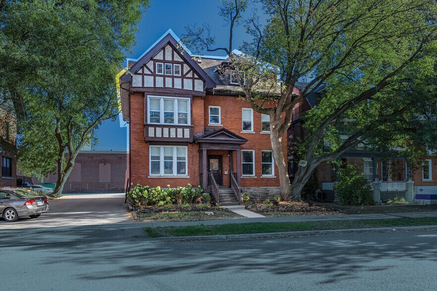 More Photos Of 226 Argyle Ave, Ottawa Office For Sale