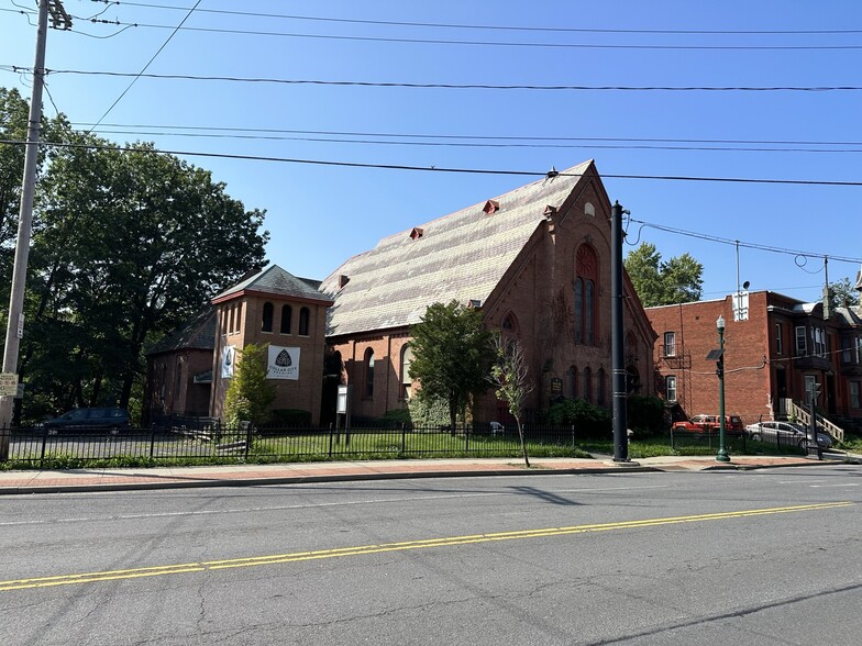 Primary Photo Of 560 Congress St, Troy Restaurant For Sale