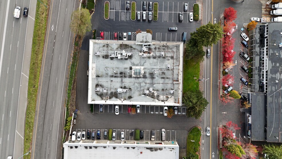 More Photos Of 11232 120th Ave NE, Kirkland Showroom For Lease