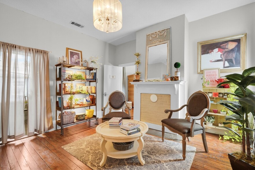 More Photos Of 2312 Abercorn St, Savannah Storefront Retail Residential For Sale