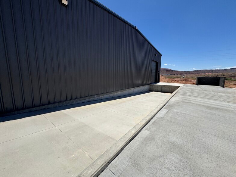 More Photos Of 3430 E Plant Dr, Washington Industrial For Lease