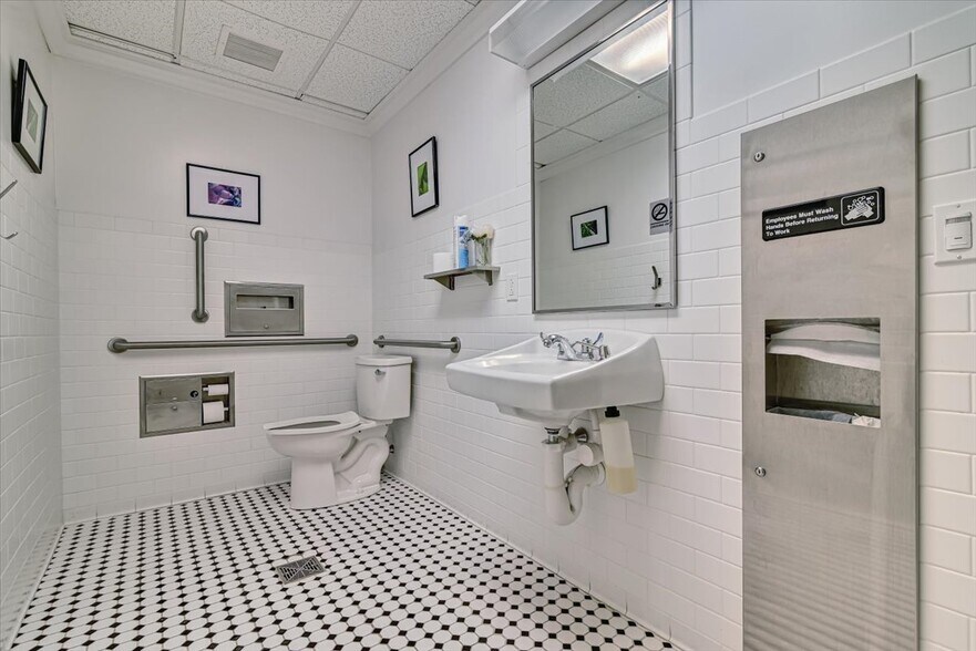 More Photos Of 6683 PA-191, Cresco Flex For Sale