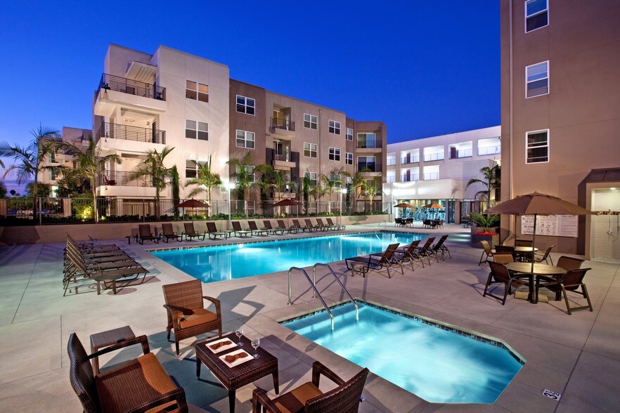 More Photos Of 421 W Broadway, Long Beach Apartments For Lease
