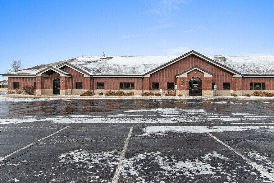 More Photos Of 1201 Enterprise Dr, De Pere Office For Lease