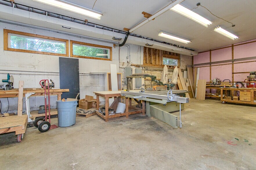 More Photos Of 20 Bowhall Rd, Painesville Warehouse For Sale