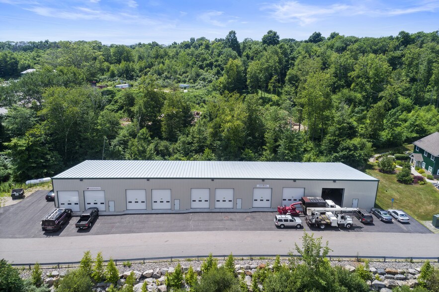 More Photos Of 412 Maple Ave, Uncasville Service For Lease