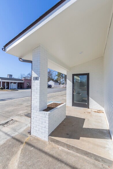 More Photos Of 1107 N Fant St, Anderson Office For Sale