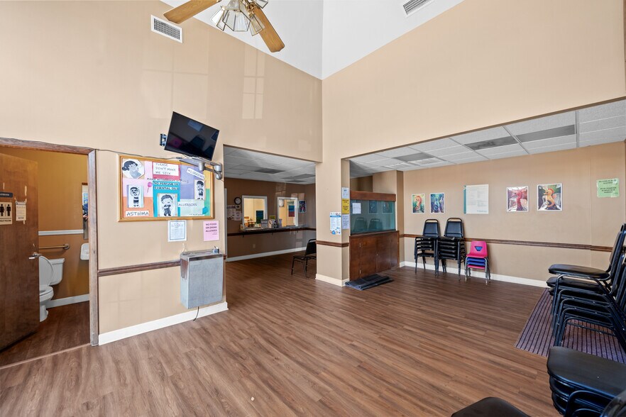 More Photos Of 106 W Myrtle Ave, Foley Office For Sale