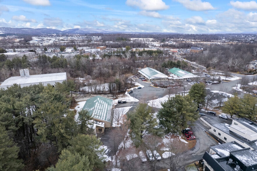 More Photos Of 105 E Cornwell Ln, Purcellville Warehouse For Sale