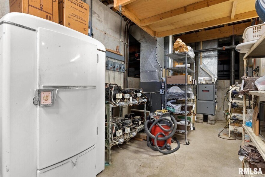 More Photos Of 1217 5th St, Lacon Restaurant For Sale