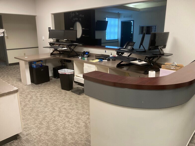More Photos Of 3510 Clinton Pl, Lawrence Medical For Lease