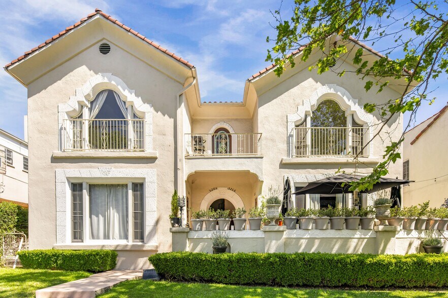 Primary Photo Of 326 N Sycamore Ave, Los Angeles Apartments For Sale