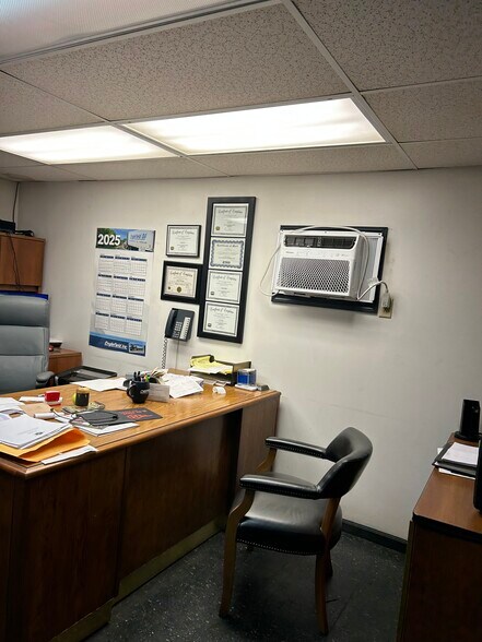 More Photos Of 2547 Valley St, Dayton Auto Repair For Sale