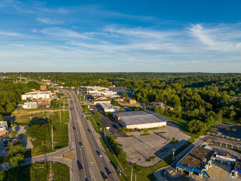 More Photos Of 13850 Manchester Rd, Manchester Freestanding For Lease
