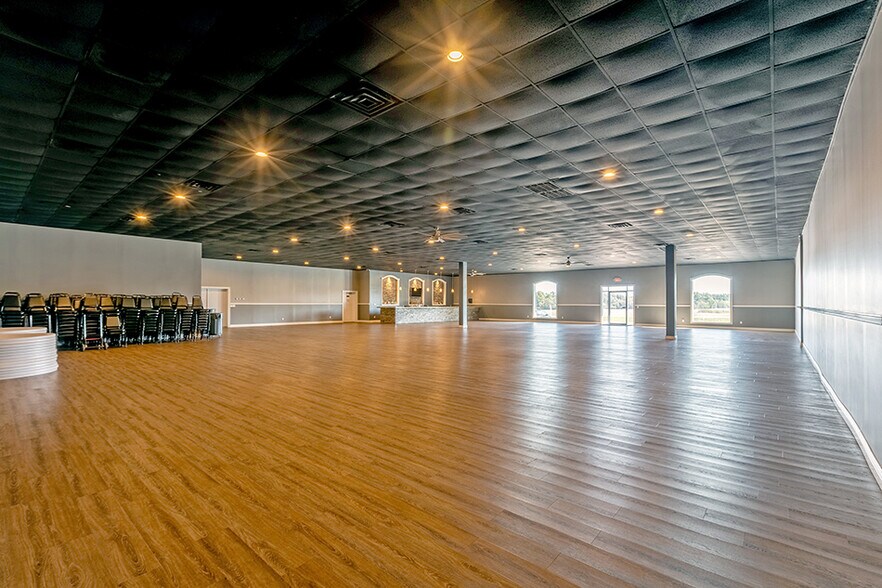 More Photos Of 18967 N US Highway 51, Elkville Mixed Retail For Sale