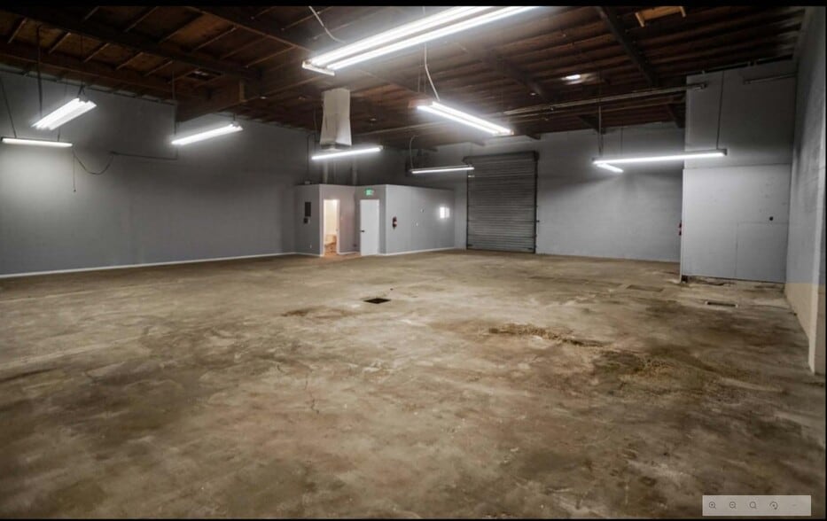 More Photos Of 12455 Branford St, Pacoima Warehouse For Lease