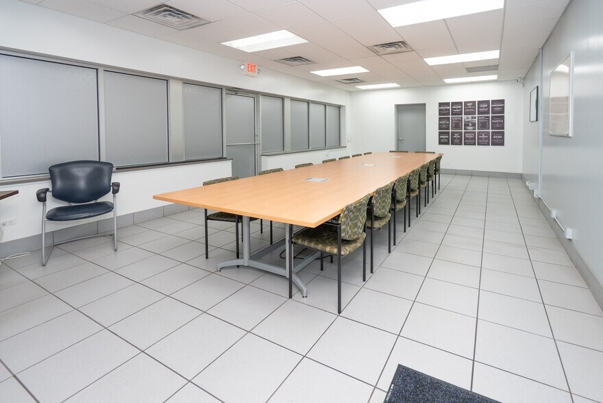 More Photos Of 21800 Gratiot Ave, Eastpointe Auto Dealership For Sale