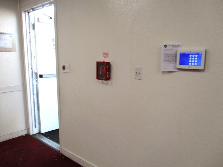 More Photos Of 9900-9904 S Central Ave, Los Angeles Schools For Lease