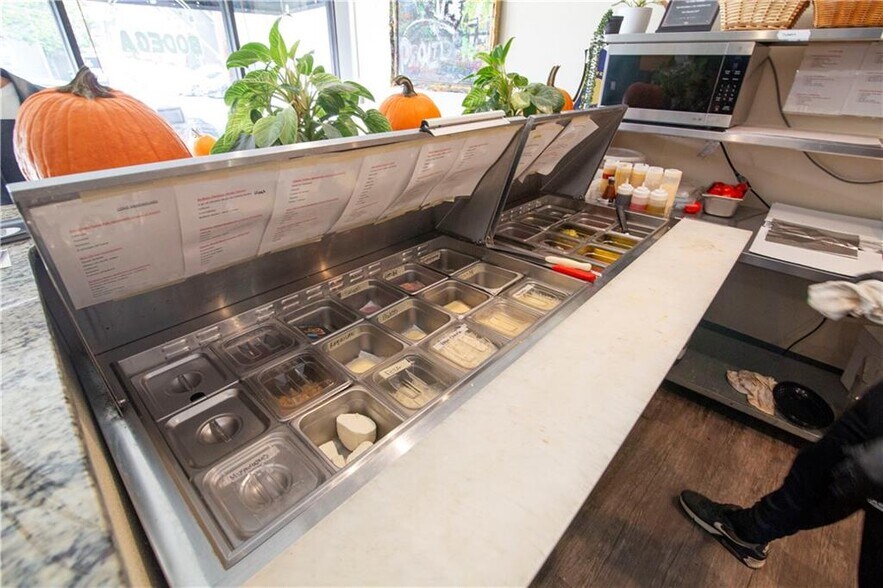 More Photos Of 371-373 Smith St, Providence Storefront For Sale