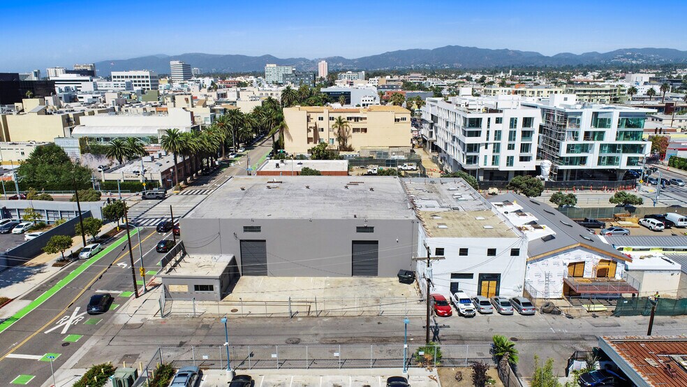 More Photos Of 700-716 Colorado Ave, Santa Monica Industrial For Sale