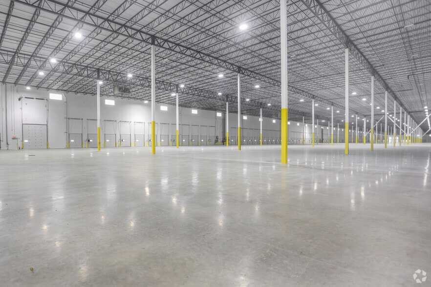 More Photos Of 5625 Enterprise Dr, McCordsville Industrial For Lease