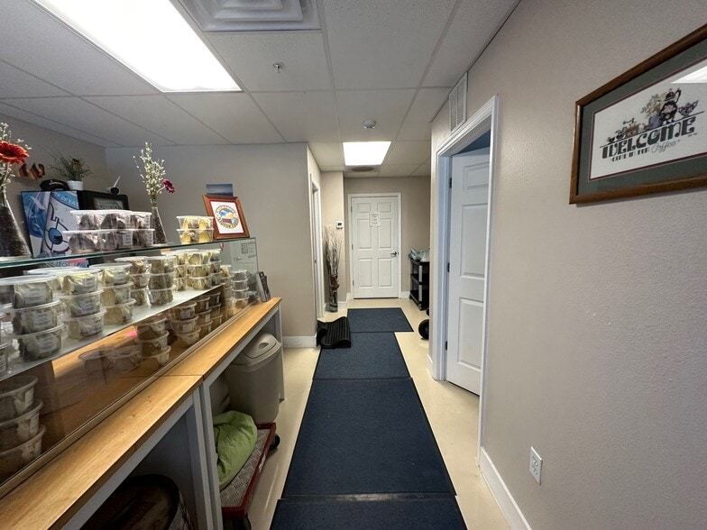 More Photos Of 6600-6612 26th Ct E, Sarasota Warehouse For Sale