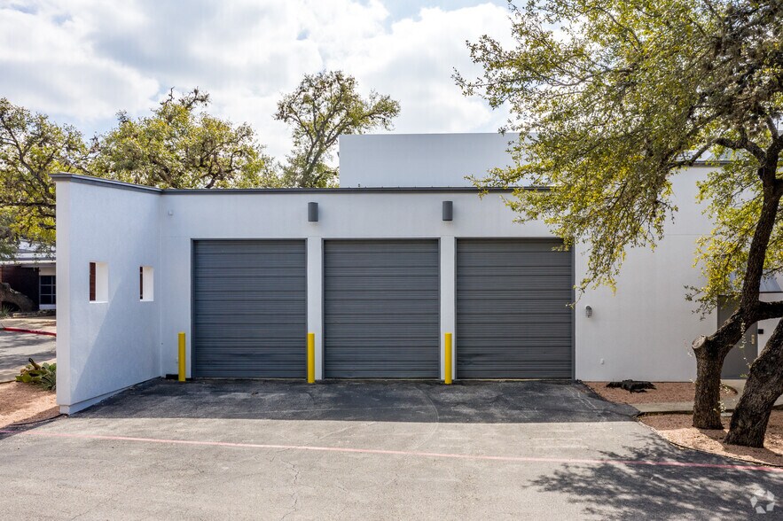 More Photos Of 120 Chula Vis, San Antonio Office For Sale