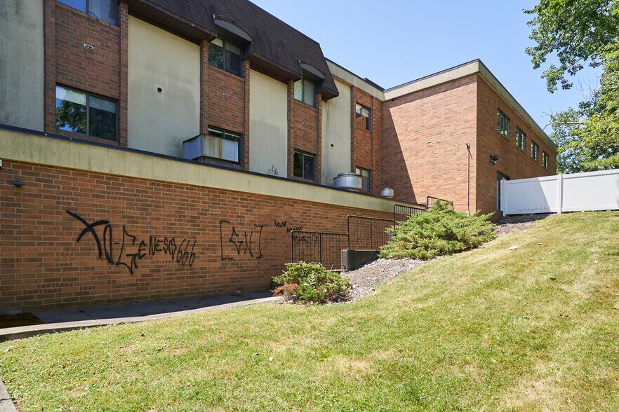 More Photos Of 16231 Broadway Ave, Maple Heights Assisted Living For Lease
